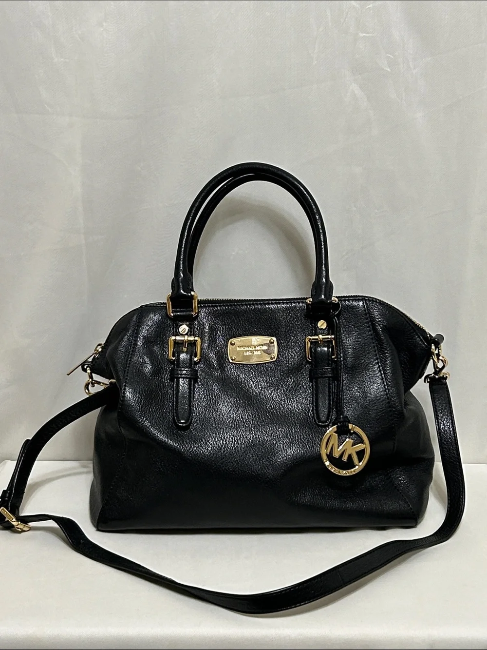 Michael Kors Bedford LG NS Leather Satchel In Black